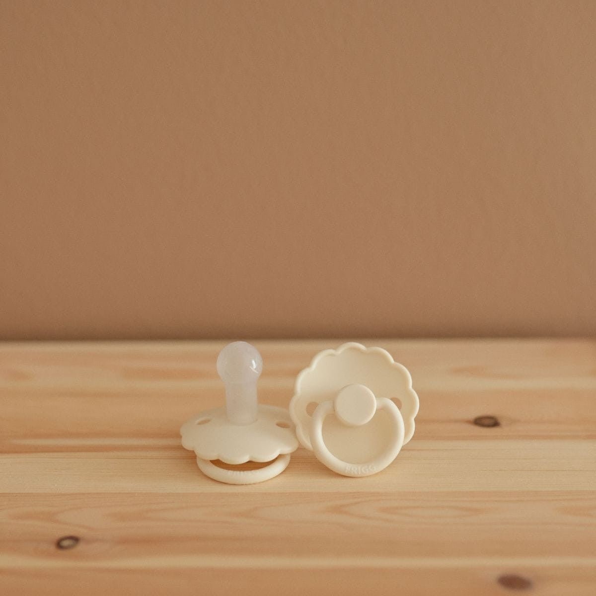 FRIGG Daisy siliconen fopspeen – Cream - Little Things
