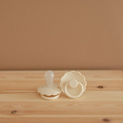 FRIGG Daisy siliconen fopspeen – Cream - Little Things