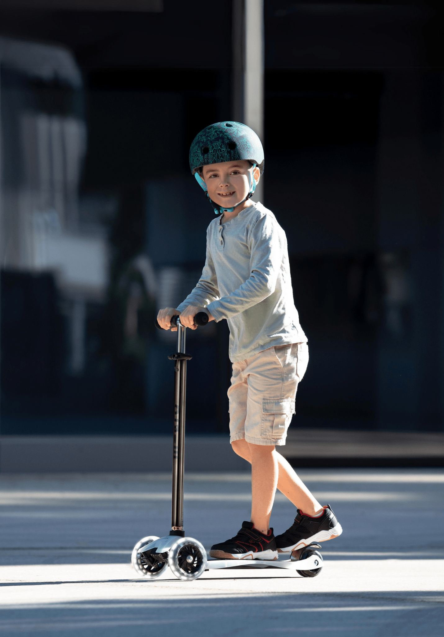 Micro Maxi Deluxe Flux LED – Kinderstep met Lichtgevende Wielen – Neochrome Zwart - Little Things