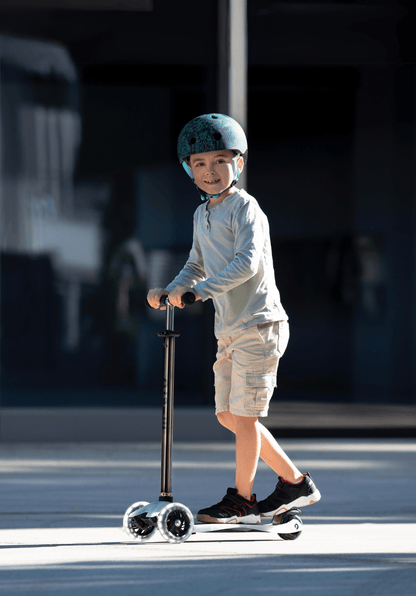 Micro Maxi Deluxe Flux LED – Kinderstep met Lichtgevende Wielen – Neochrome Zwart - Little Things