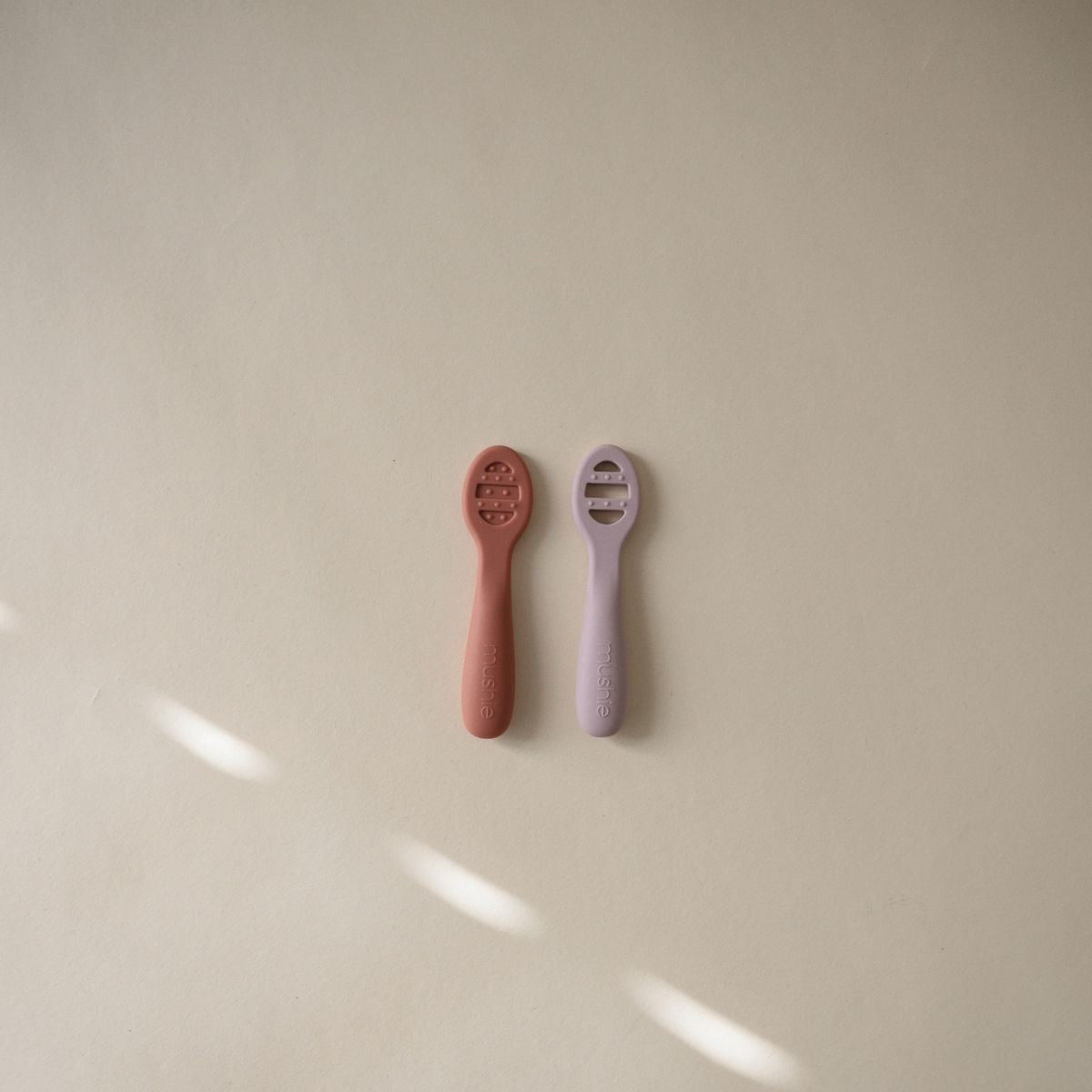 Mushie First Feeding Baby Spoon – Rose / Soft Lilac - Little Things