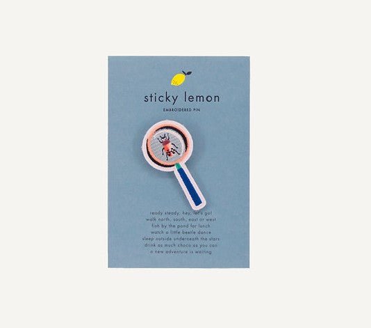 Sticky Lemon Anstecker – Lupe